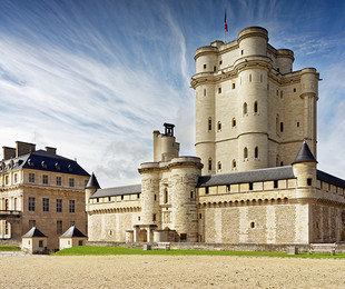Венсенский замок  - Parīze, Francija